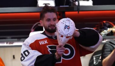 Star Wears: Philadelphia Flyers award Parent goalie mask to player of game