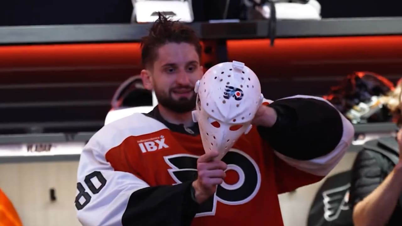Star Wears: Philadelphia Flyers award Parent goalie mask to player of game