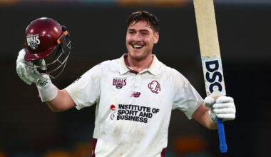 Another Shield ton for Renshaw puts Bulls in front