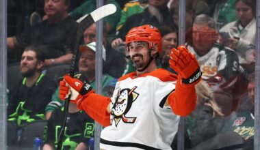 Ducks score 7 again, hold off Stars for 5th straight win