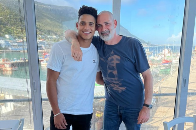 Springboks flyhalf Sacha Feinberg-Mngomezulu and his father Nick Feinberg.