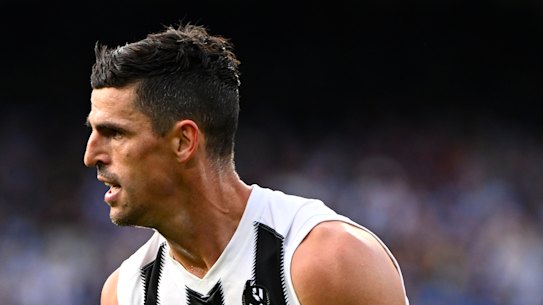 Scott Pendlebury in full flight. 