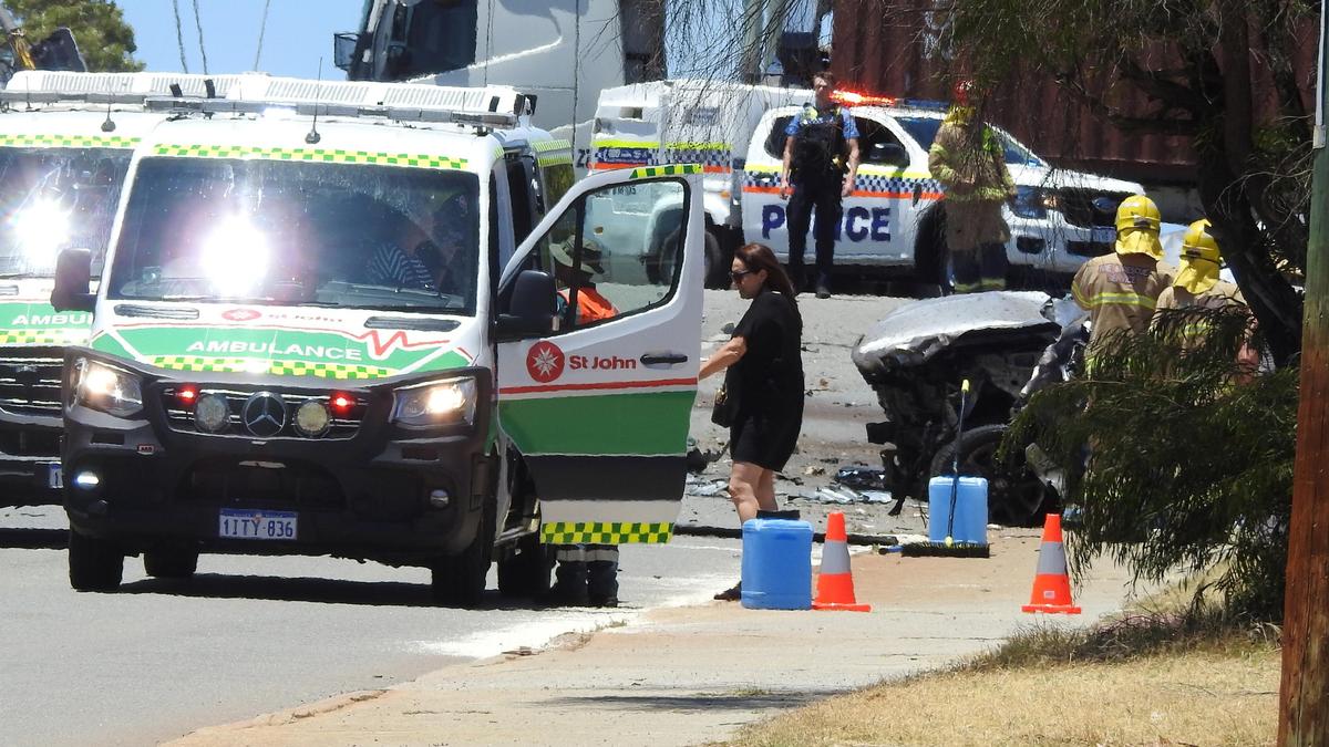 Perth traffic: Crash at Stock Road and Phoenix Road intersection in Spearwood causes New Year’s Eve mayhem