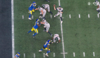 Seahawks Convert Wildest 2-Point Conversion You Will Ever See Thanks to Replay Assist