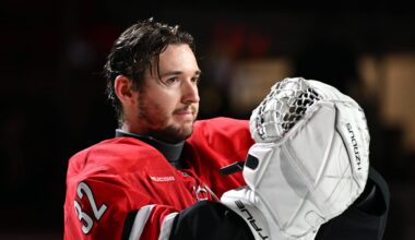 NHL: DEC 14 Flyers at Hurricanes