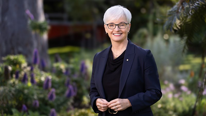 University of Melbourne’s vice chancellor dies at 52