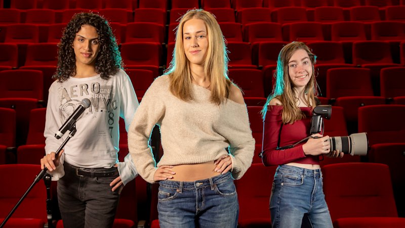 Victorian school-leavers receive university, TAFE and private college course offers