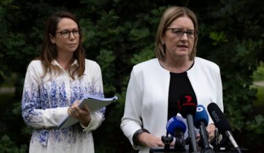 Public sector to axe 1000 jobs for $4 billion in budget savings