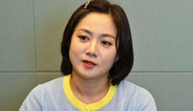 Park Na-rae speaks to reporters at MBC headquarters in Seoul, Sept. 22. Korea Times photo by Kang Ye-jin