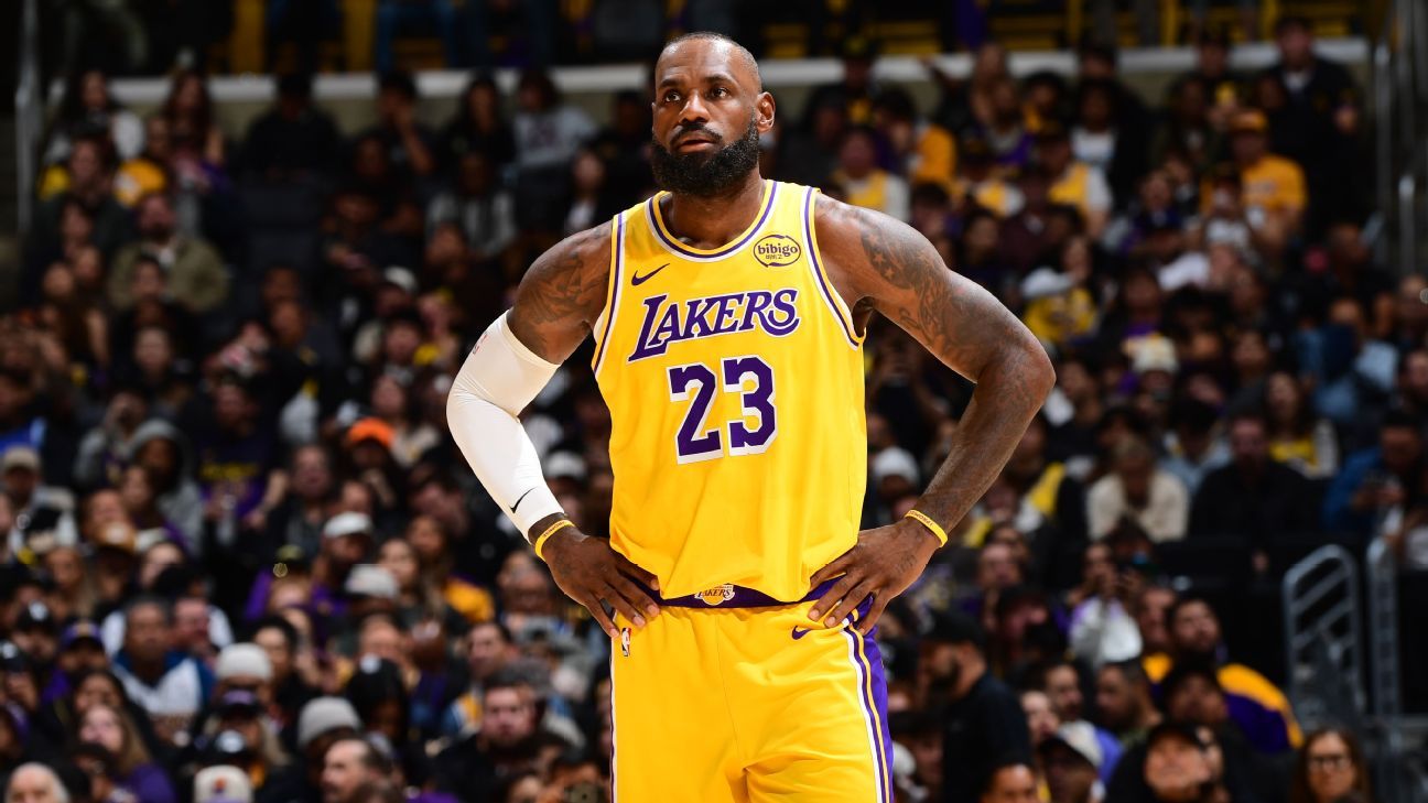 Fantasy basketball: What to make of LeBron's slow start, and what are his chances of turning it around?