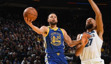 Curry wows with 39 in return, but defense fails Warriors