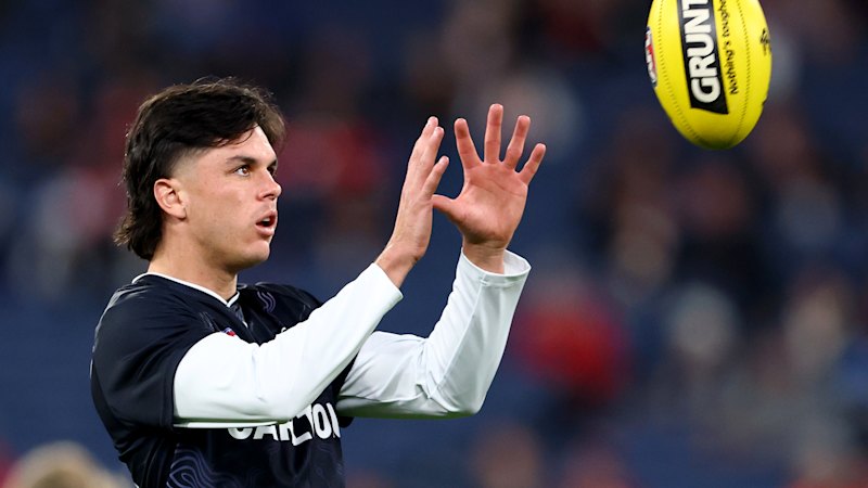 Carlton Blues consulted players before inviting delisted Elijah Hollands back to train to return as SSP pick