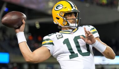 Packers' Jordan Love exits with concussion after taking helmet-to-helmet hit