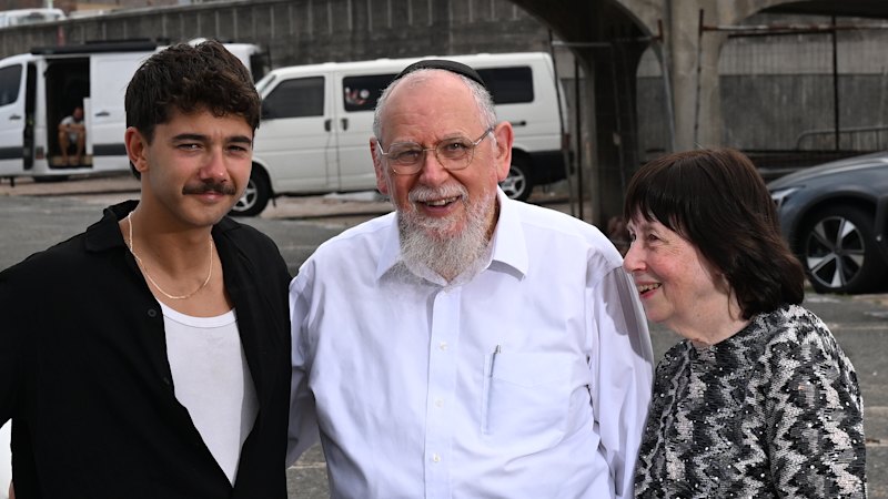 How a van became a ‘Hanukkah miracle’ for elderly couple