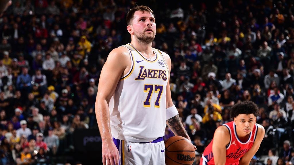 Lakers' Luka Doncic (calf contusion) considered day-to-day