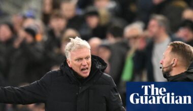 ‘They don’t make it easy’: Moyes frustrated by PGMO reluctance to explain decisions | Everton
