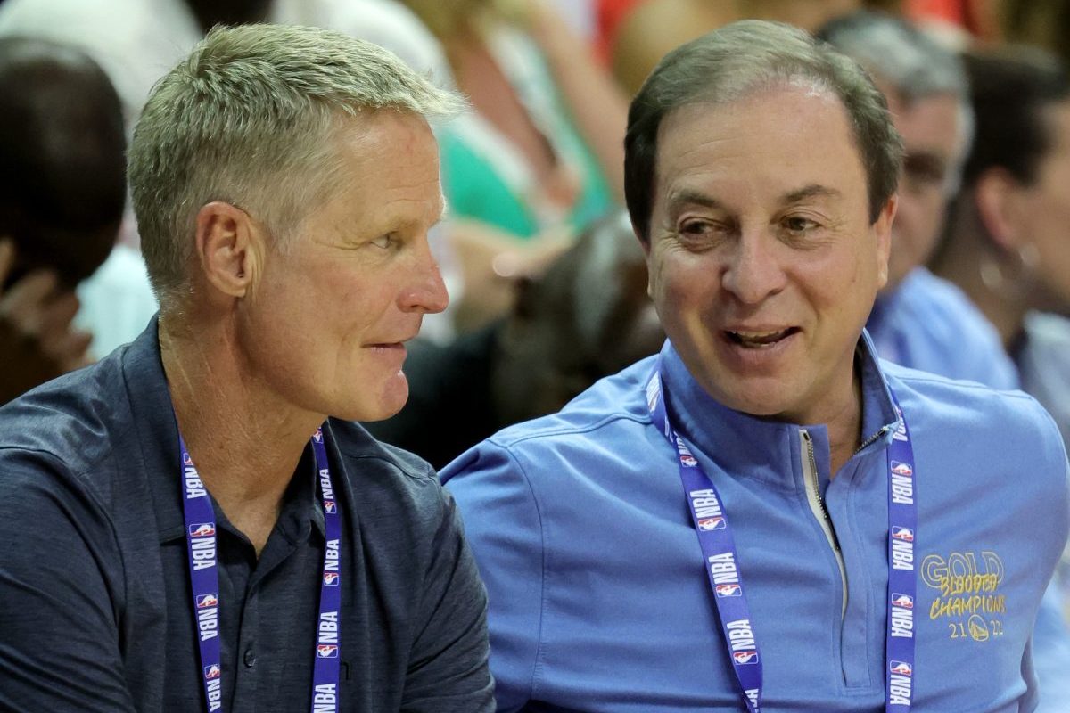 Warriors 'Aggressive' in Trade Talks With These 3 Teams: Report