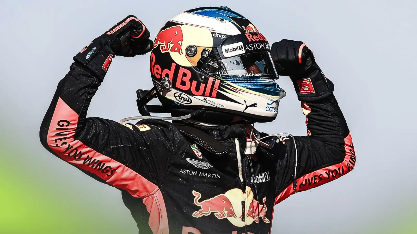 Daniel Ricciardo teases shock motorsport comeback after 'important announcement'