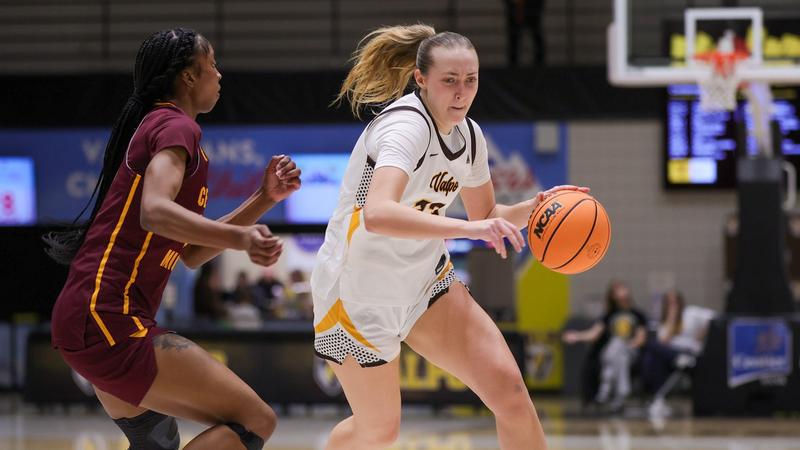 Women's Basketball Back in Action With Monday Afternoon Matinee