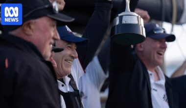 Comanche takes out line honours in 2025 Sydney to Hobart Yacht Race — as it happened