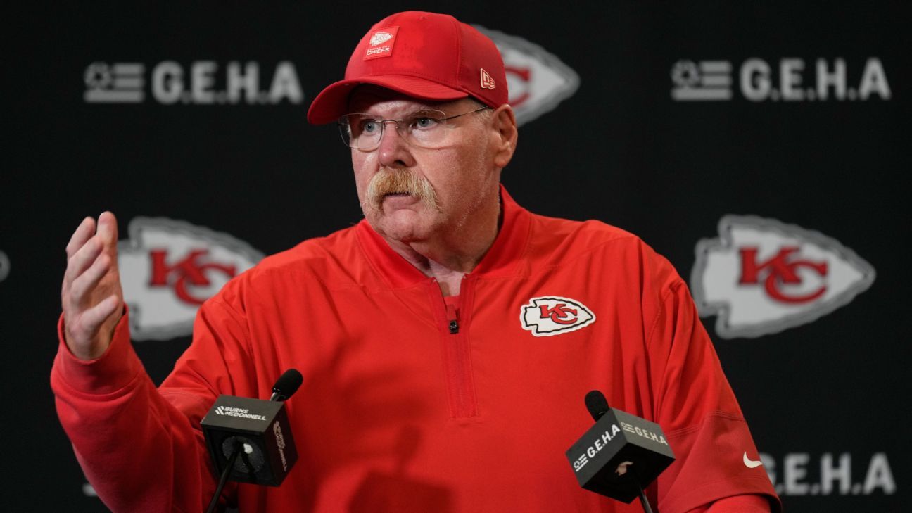 Andy Reid says he plans to return as Chiefs coach next season