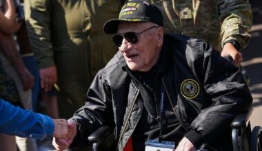 104-year-old WWII veteran performs memorable national anthem before NHL game