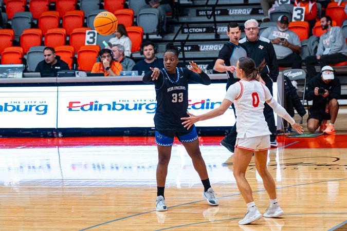 Women's Basketball Falls in Overtime Heartbreaker at UTRGV