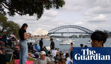 Key viewing spots for Sydney fireworks reach capacity as city urged to celebrate first New Year’s Eve since Bondi attack | Sydney