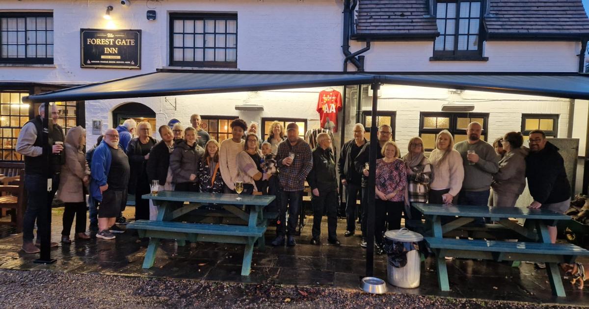 Defibrillator donated at Epping pub in memory of rugby player