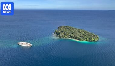 Stranded passengers to fly home from PNG after failed efforts to free Coral Adventurer