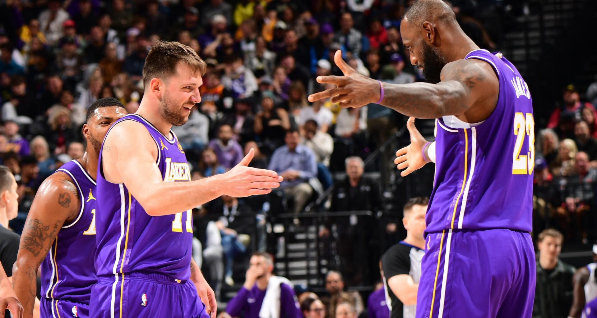 LeBron James, Luka Doncic Dazzle NBA Fans as Lakers Rout Russell Westbrook, Kings