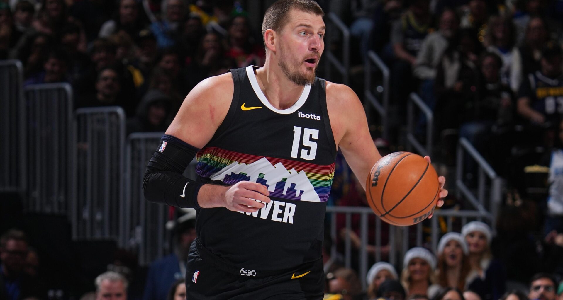 Nikola Jokic Scores 23, Impresses NBA Fans in 1st Half of Nuggets vs. Edwards, Wolves