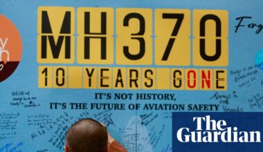 Search for Malaysia Airlines flight MH370 expected to resume on Tuesday | Malaysia Airlines flight MH370