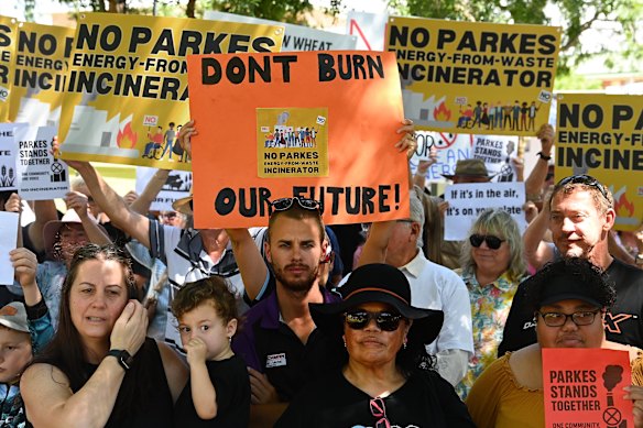 Wiradjuri people and their supporters gather in Cooke Park, Parkes, to protest against the planned incinerator.