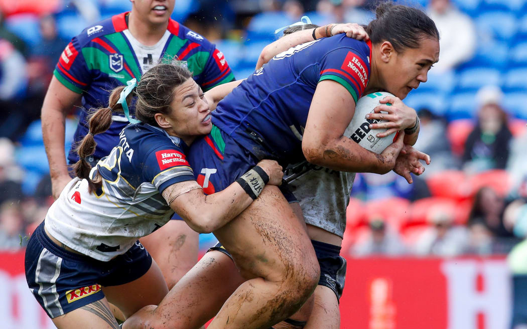 Ivana Lauitiiti in possession. North Queensland Cowboys Women v One New Zealand Warriors Women.