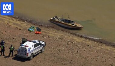 Boat fire at Bonnie Doon leaves two men with serious injuries