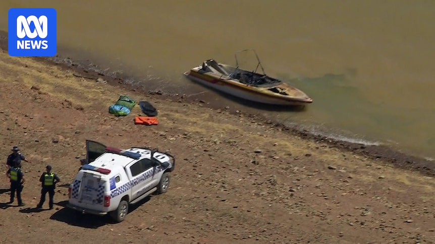 Boat fire at Bonnie Doon leaves two men with serious injuries