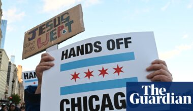 US supreme court blocks Trump bid to deploy national guard to Chicago | US supreme court