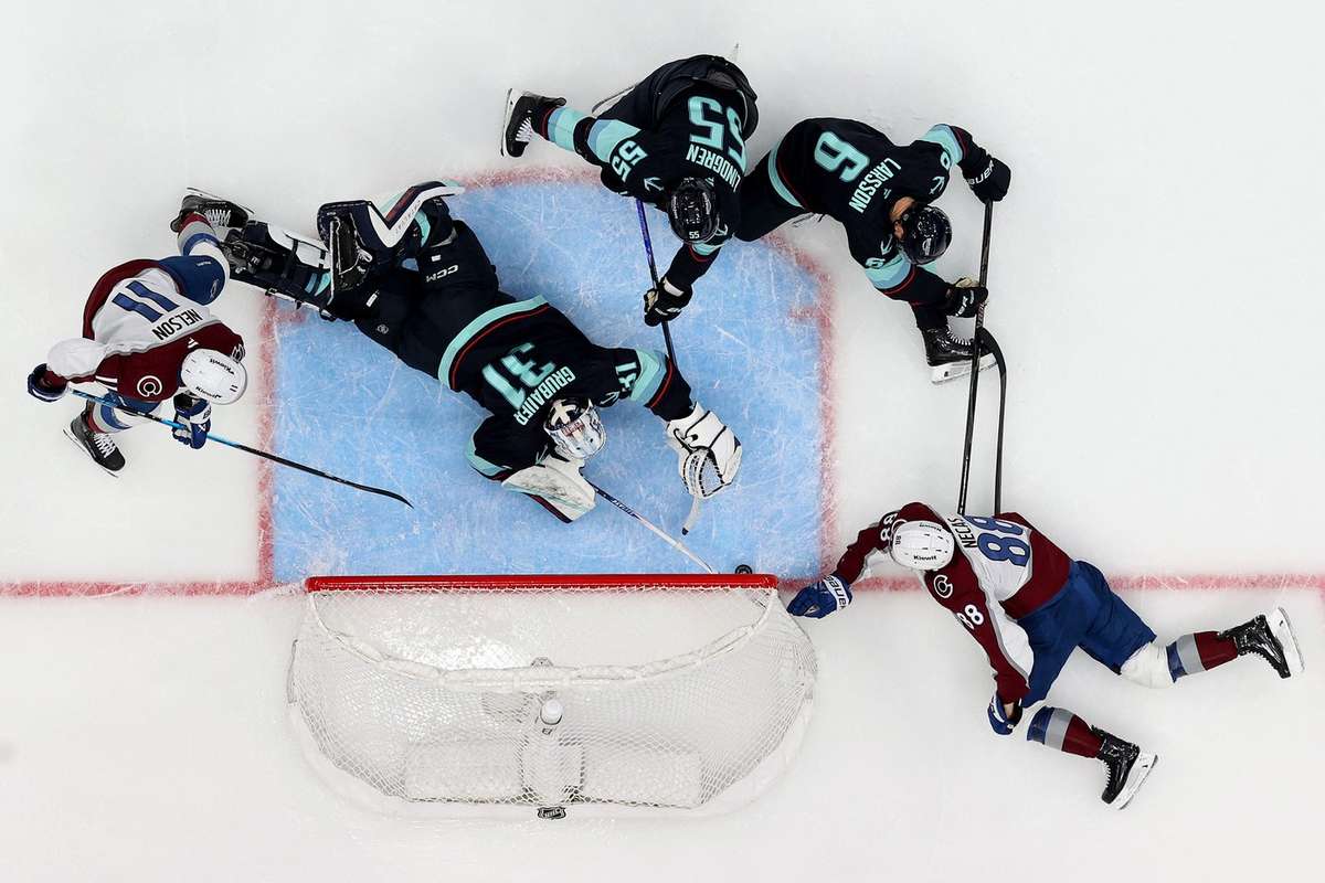 NHL Weekly: McDavid and Ullmark shine, swapped goalies, and Sid surpasses Mario