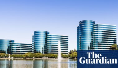 Disappointing Oracle results knock $70bn off value amid AI bubble fears | Technology sector