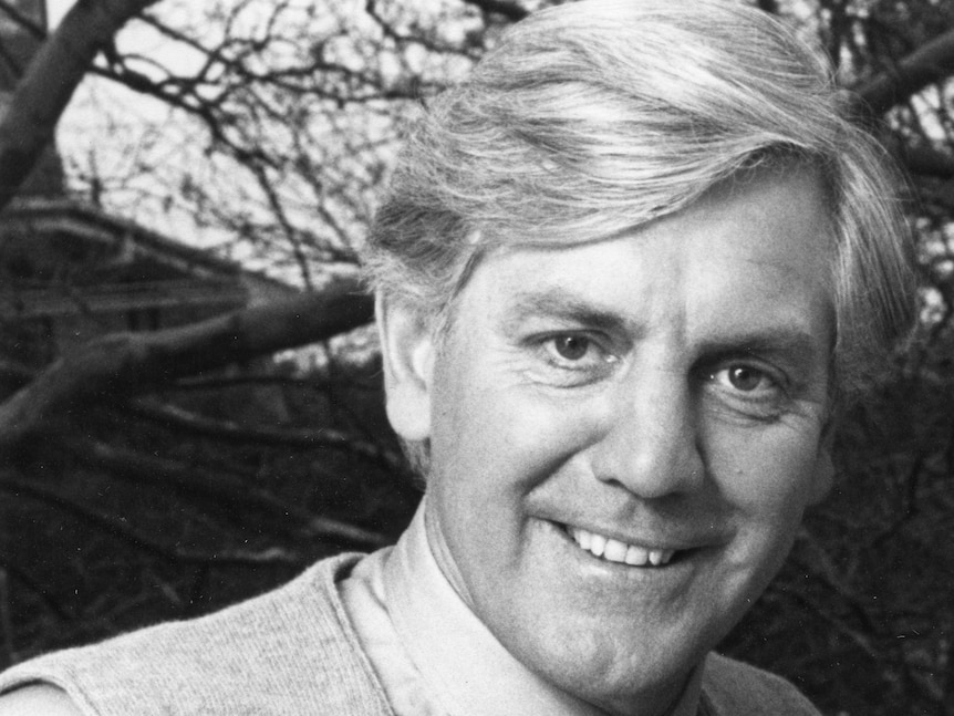 A profil photo of Richard Zachariah wearing a white shirt.