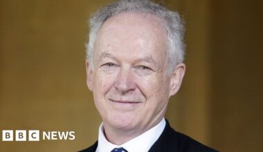 Waterstones would sell books written by AI, says chain's boss