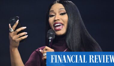 Sydney to Hobart yacht race feature by Tony Davis.