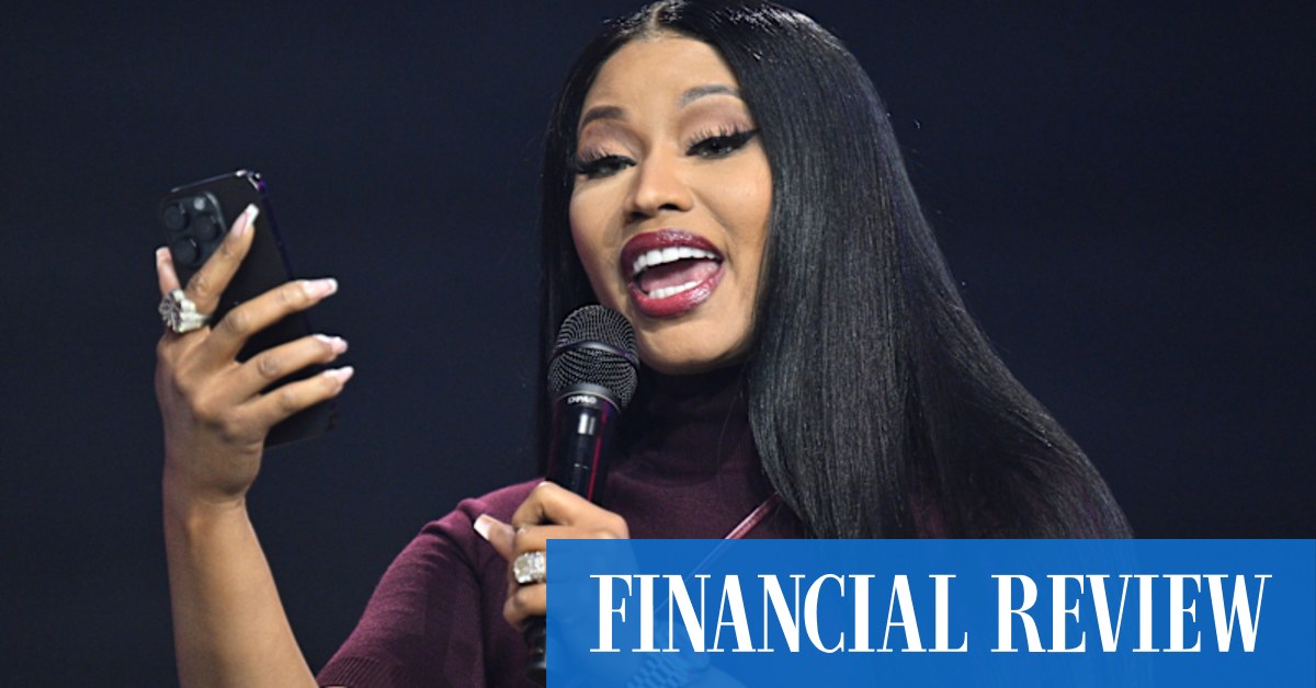 Sydney to Hobart yacht race feature by Tony Davis.