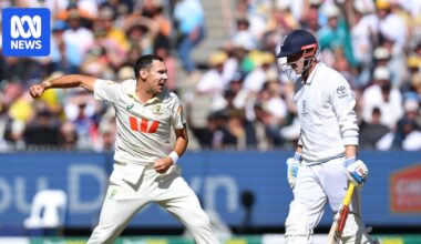 England's cowardly batting response spares Australian blushes on farcical Ashes Boxing Day