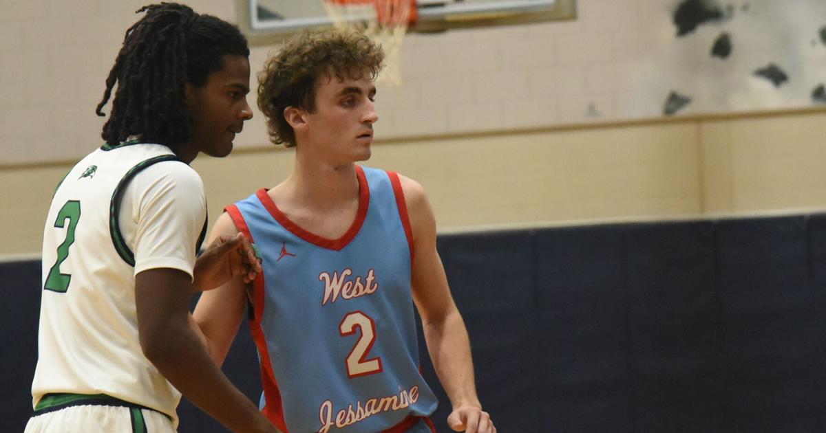 Boys' basketball: Day breaks as Hawks snap skid in style | Sports