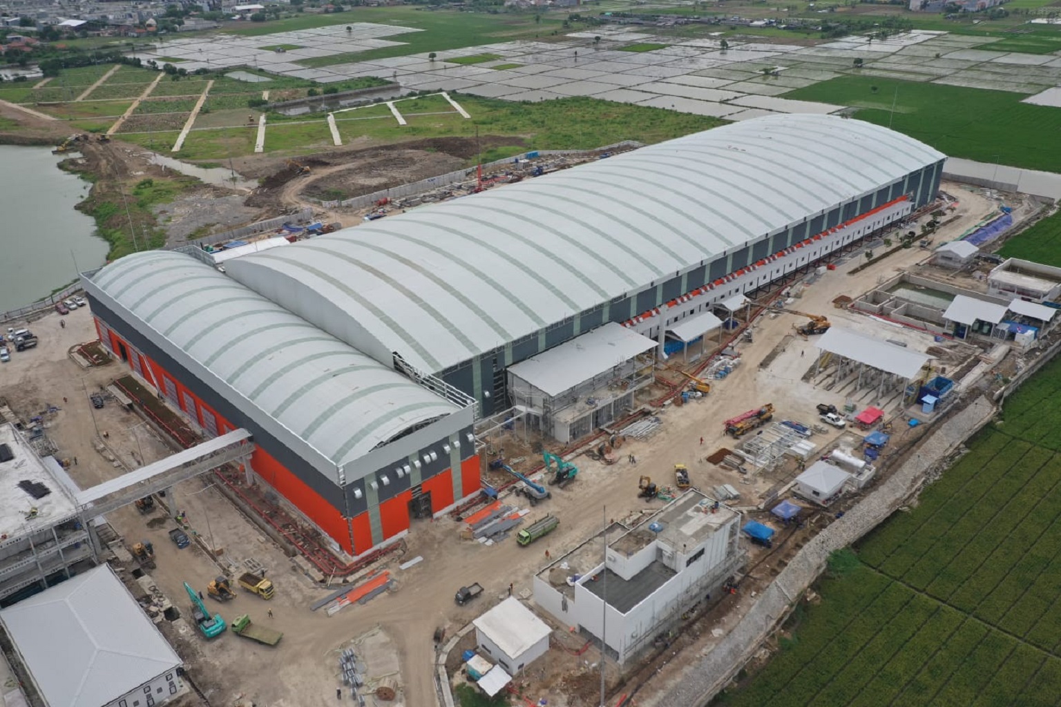 Earlier this year, Indonesia opened an RDF facility in North Jakarta. It is said to be the largest facility of its kind in the world, processing up to 2,500 metric tons of waste per day into around 875 metric tons of RDF. But a trial run has since been halted due to concerns over air pollution and foul odors emitted from the plant.