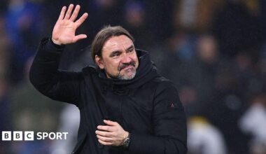 Daniel Farke waving to the crowd after Leeds draw with Liverpool at Elland Road