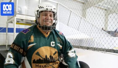 Ice sport broomball faces extinction as player numbers fall and rinks shut