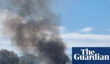 Lithium battery fire on truck shuts down Hume Highway in NSW due to health risk | New South Wales